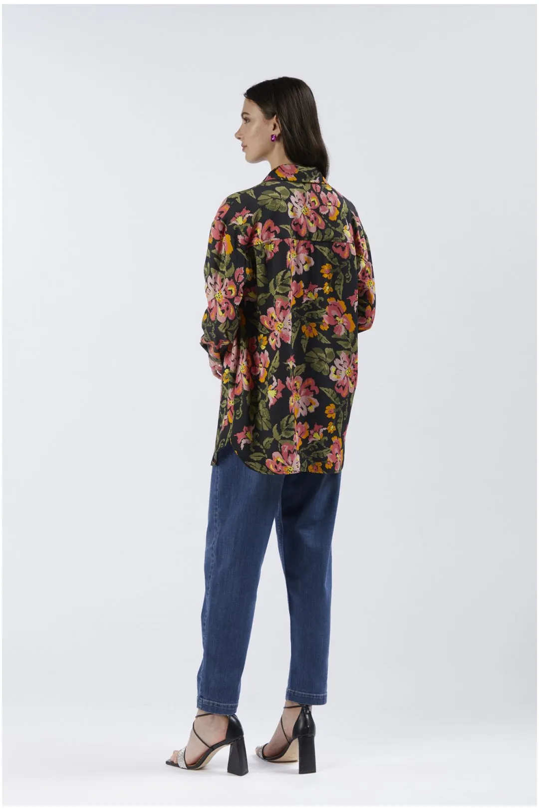 camisa amplia estampada jungle flower