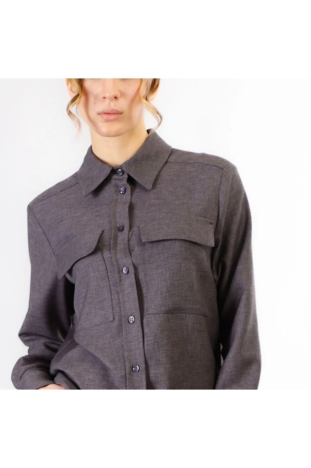 camisa con bolsillos de parche anthracite