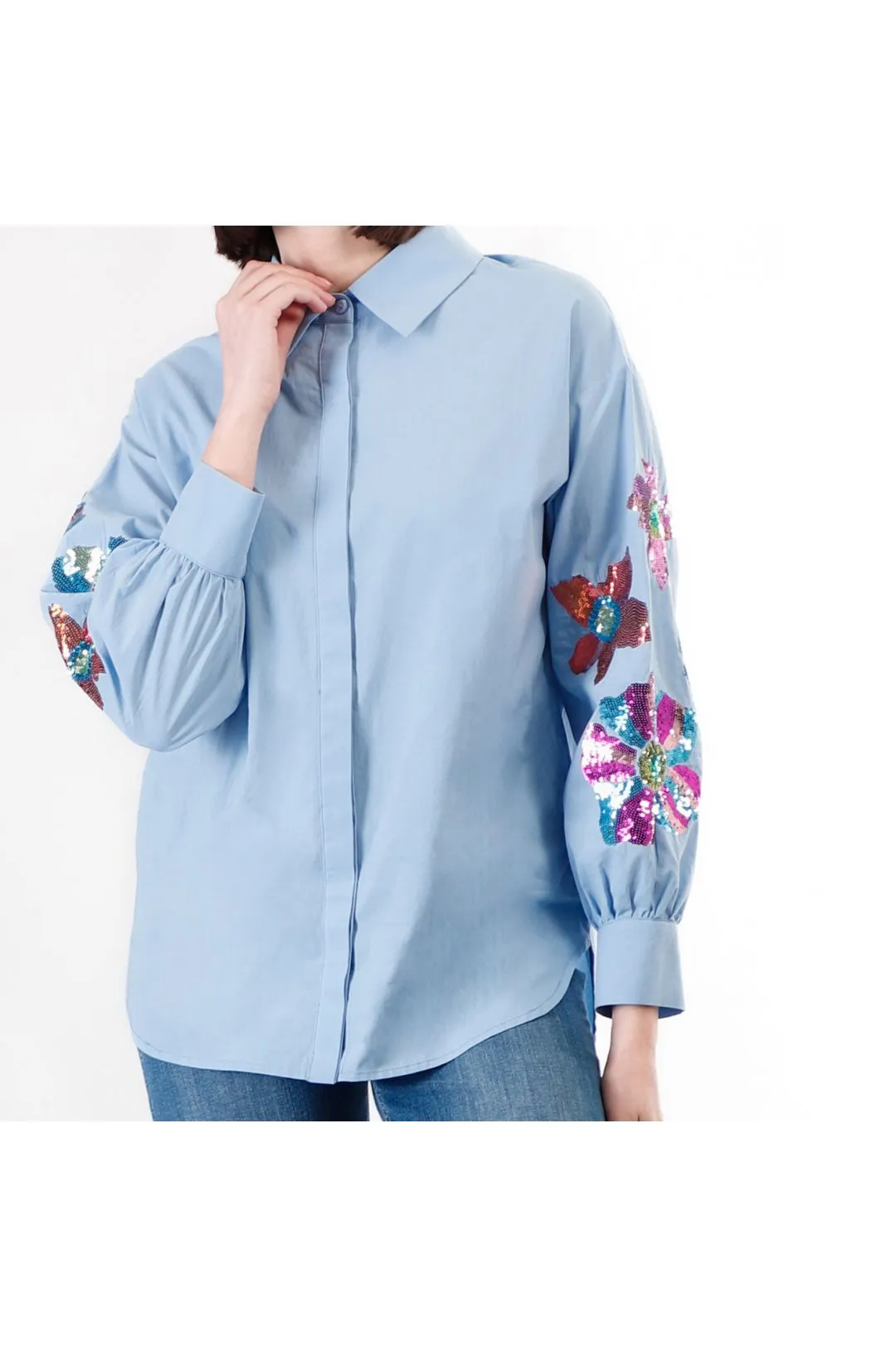 camisa de popelina con bordado de lentejuelas light blu