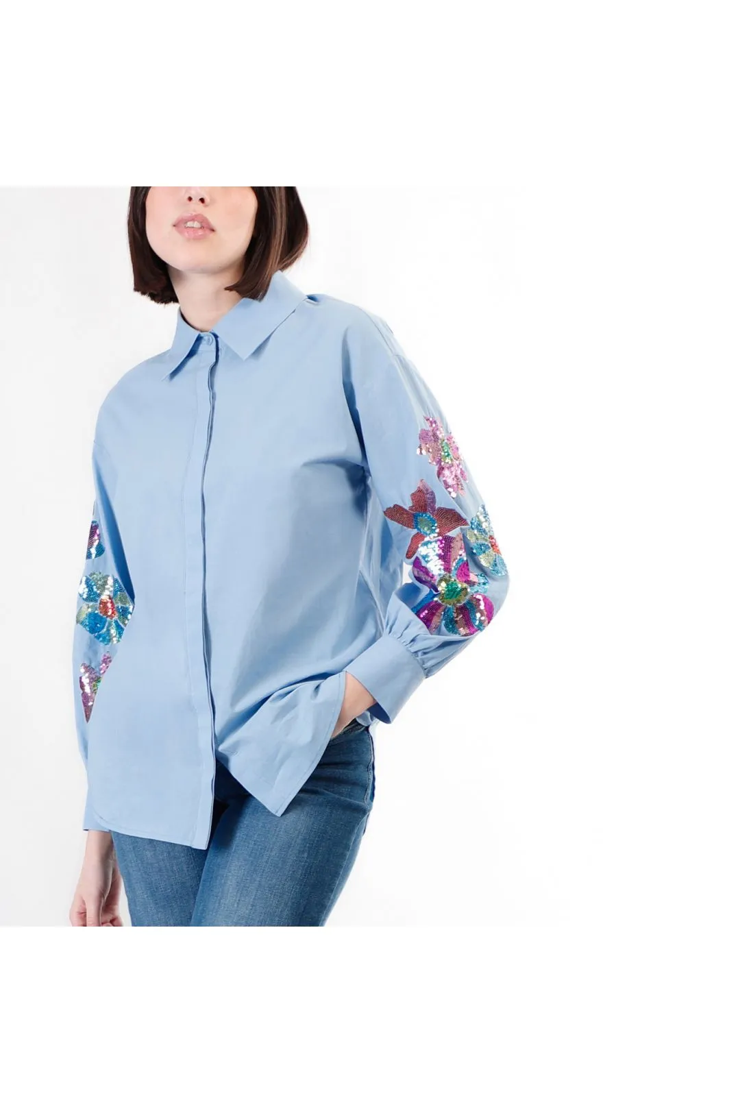 camisa de popelina con bordado de lentejuelas light blu