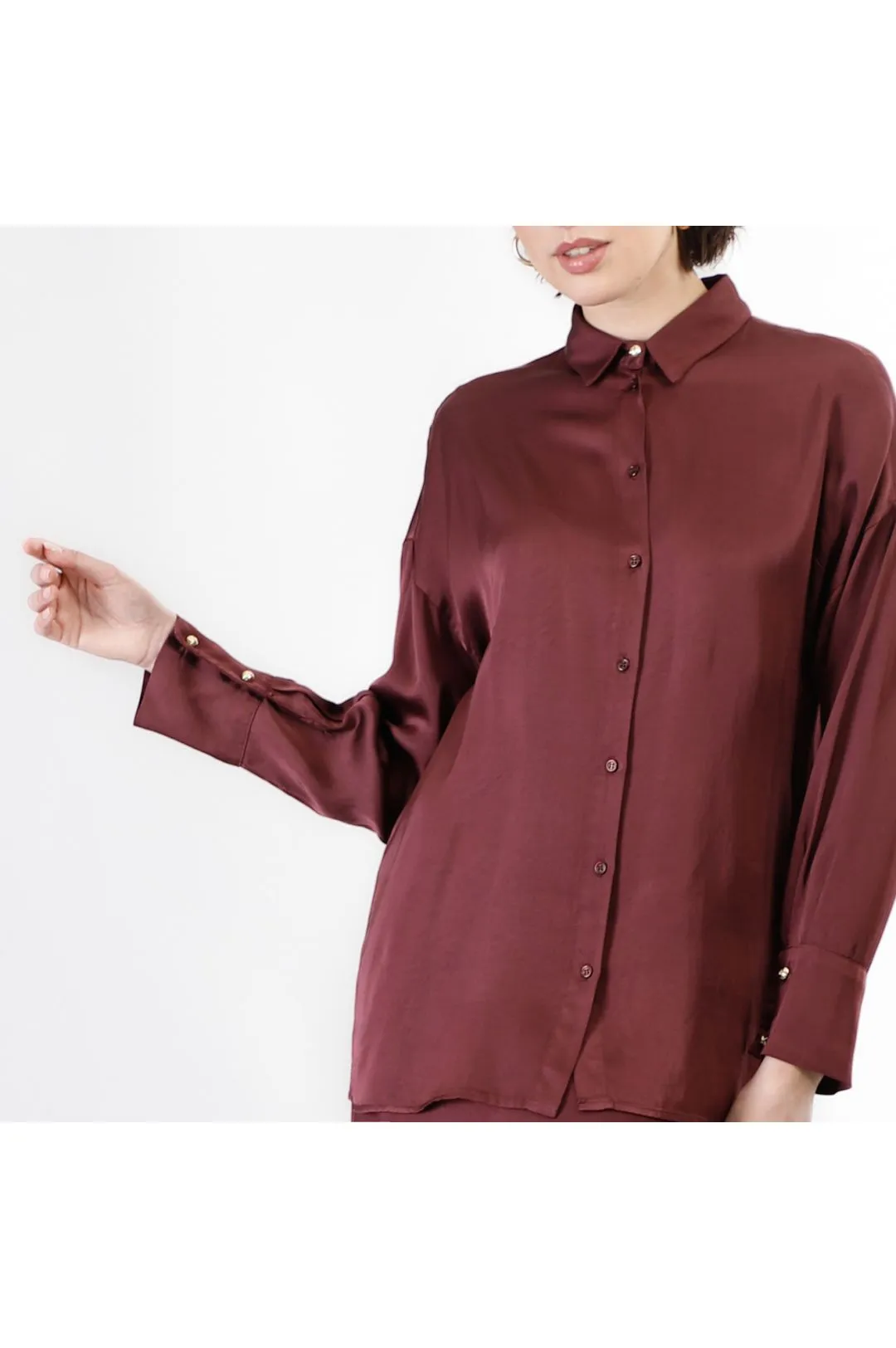 camisa recta raso bordeaux