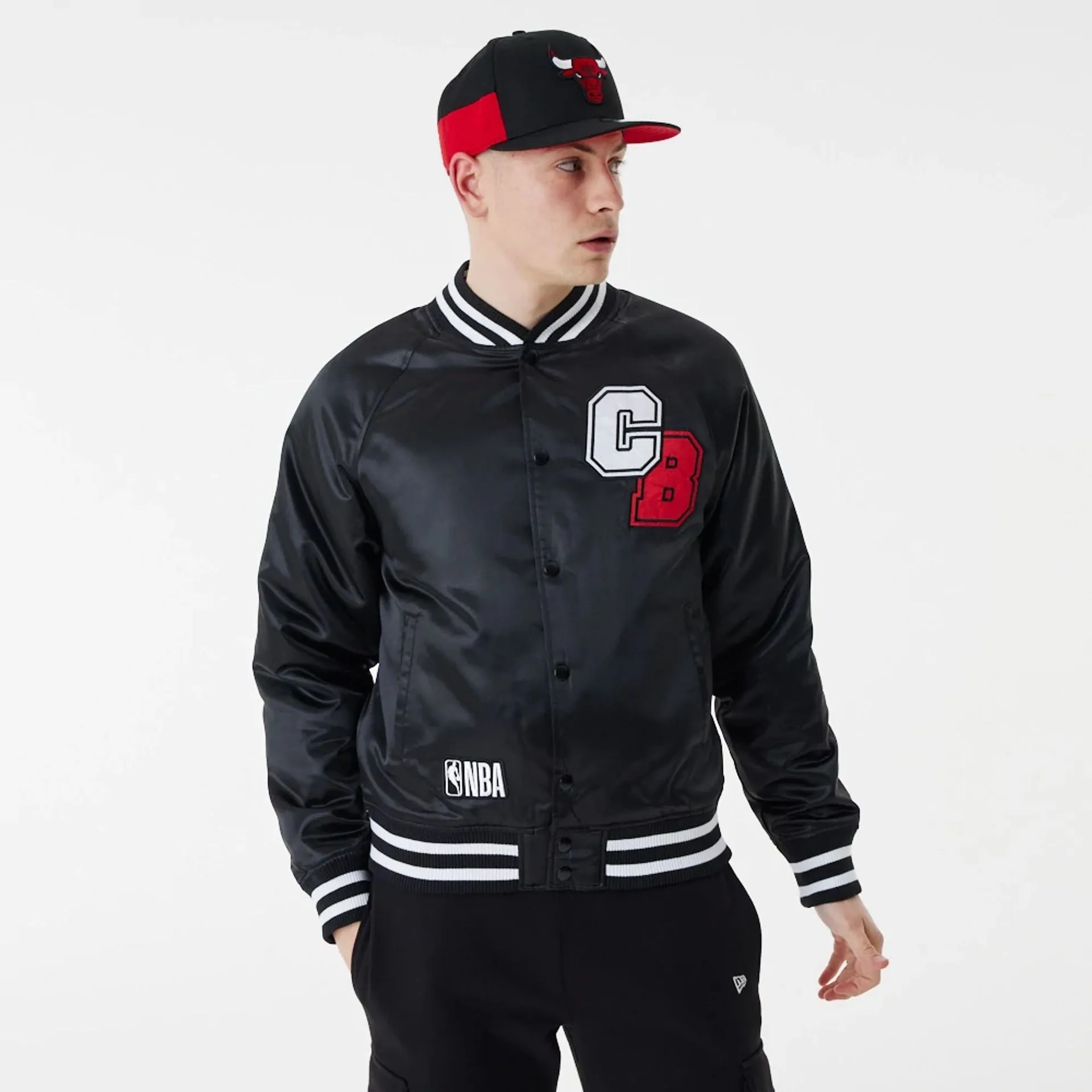 Chaqueta Bomber Satin New Era Chicago Bulls NBA