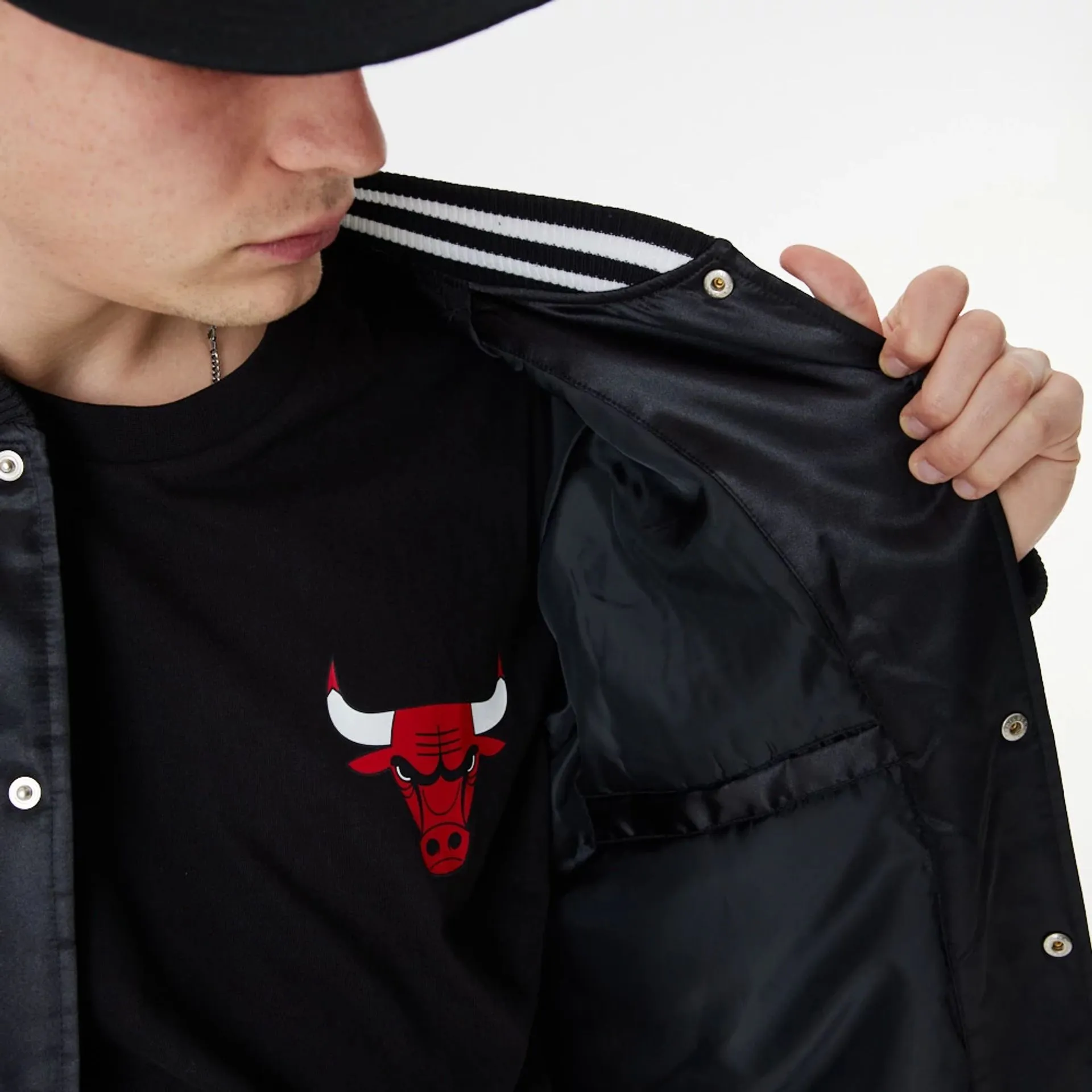 Chaqueta Bomber Satin New Era Chicago Bulls NBA