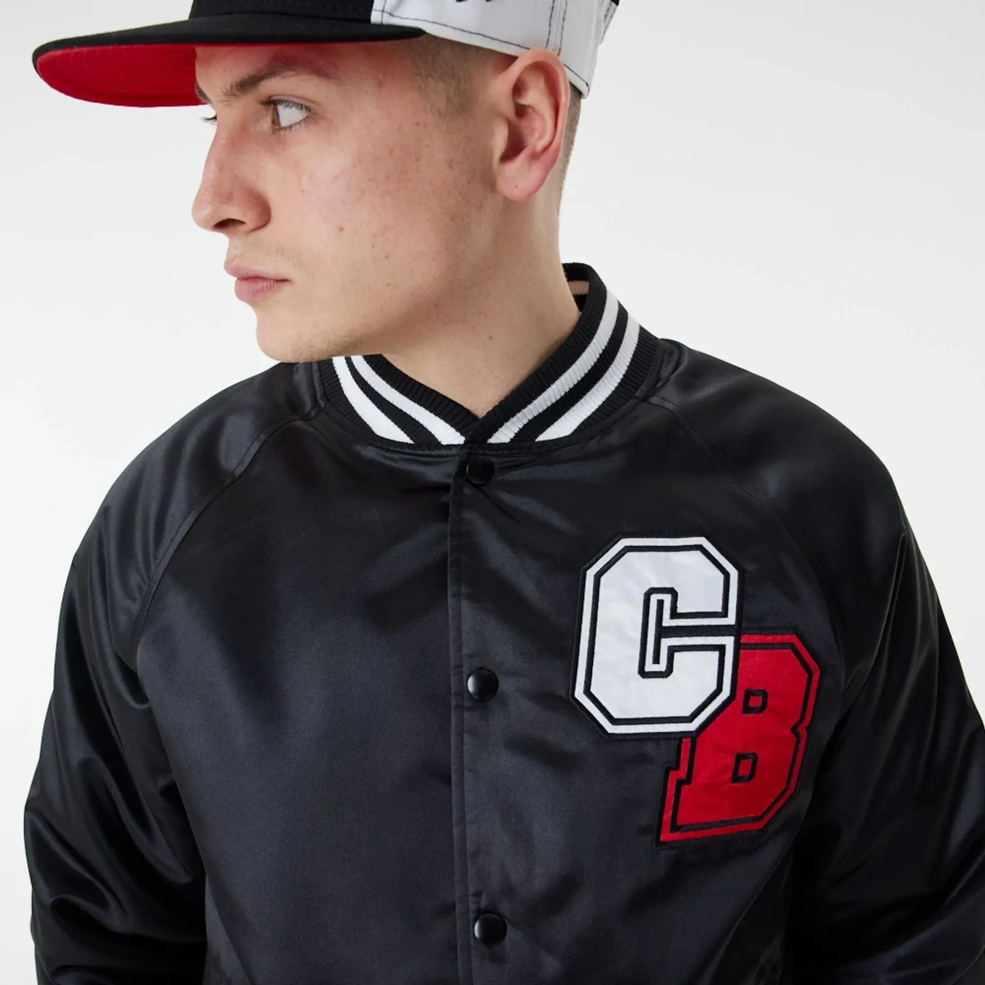 Chaqueta Bomber Satin New Era Chicago Bulls NBA