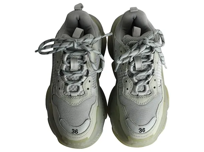 Zapatillas Balenciaga Triple S en piel y malla gris 